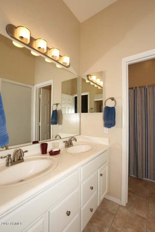 4404 E Robin Ln, Phoenix, AZ 85050 photo 19