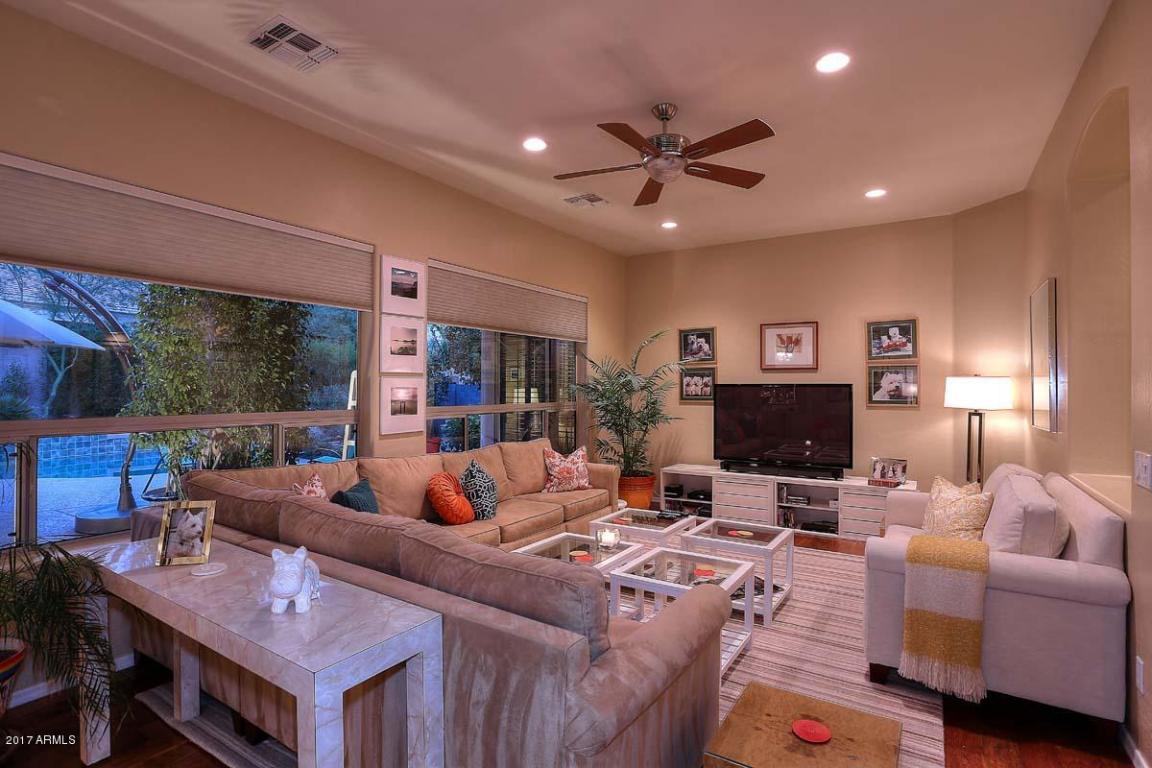 4404 E Robin Ln, Phoenix, AZ 85050 photo 4