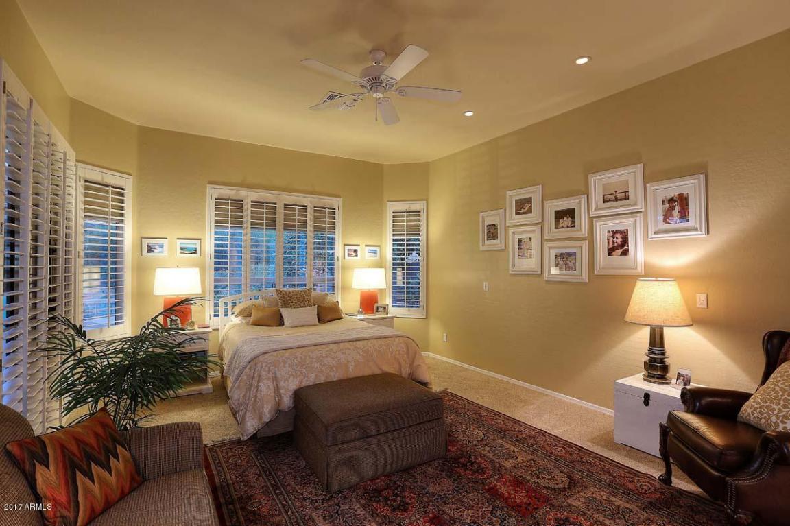 4404 E Robin Ln, Phoenix, AZ 85050 photo 12