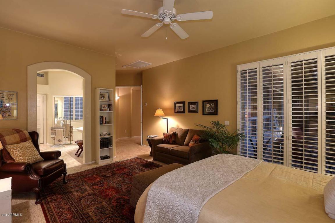 4404 E Robin Ln, Phoenix, AZ 85050 photo 14