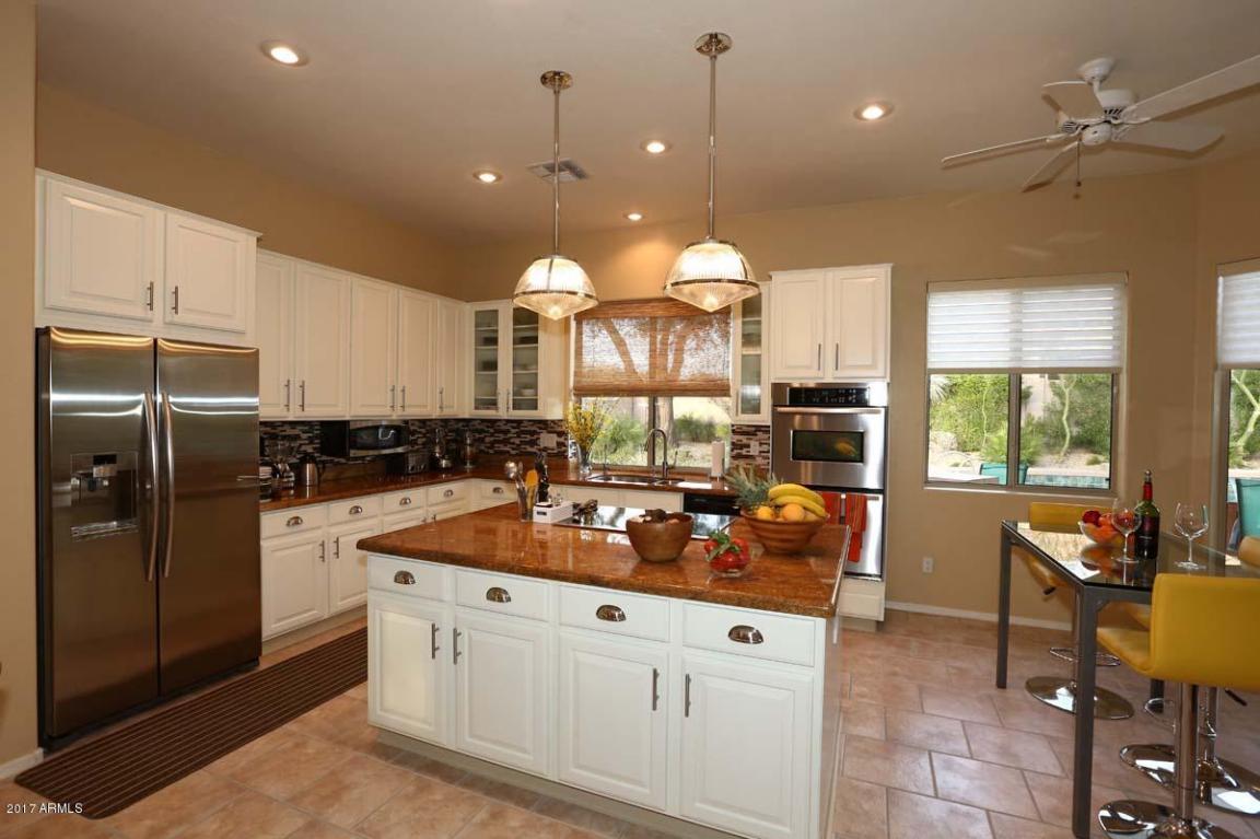 4404 E Robin Ln, Phoenix, AZ 85050 photo 8
