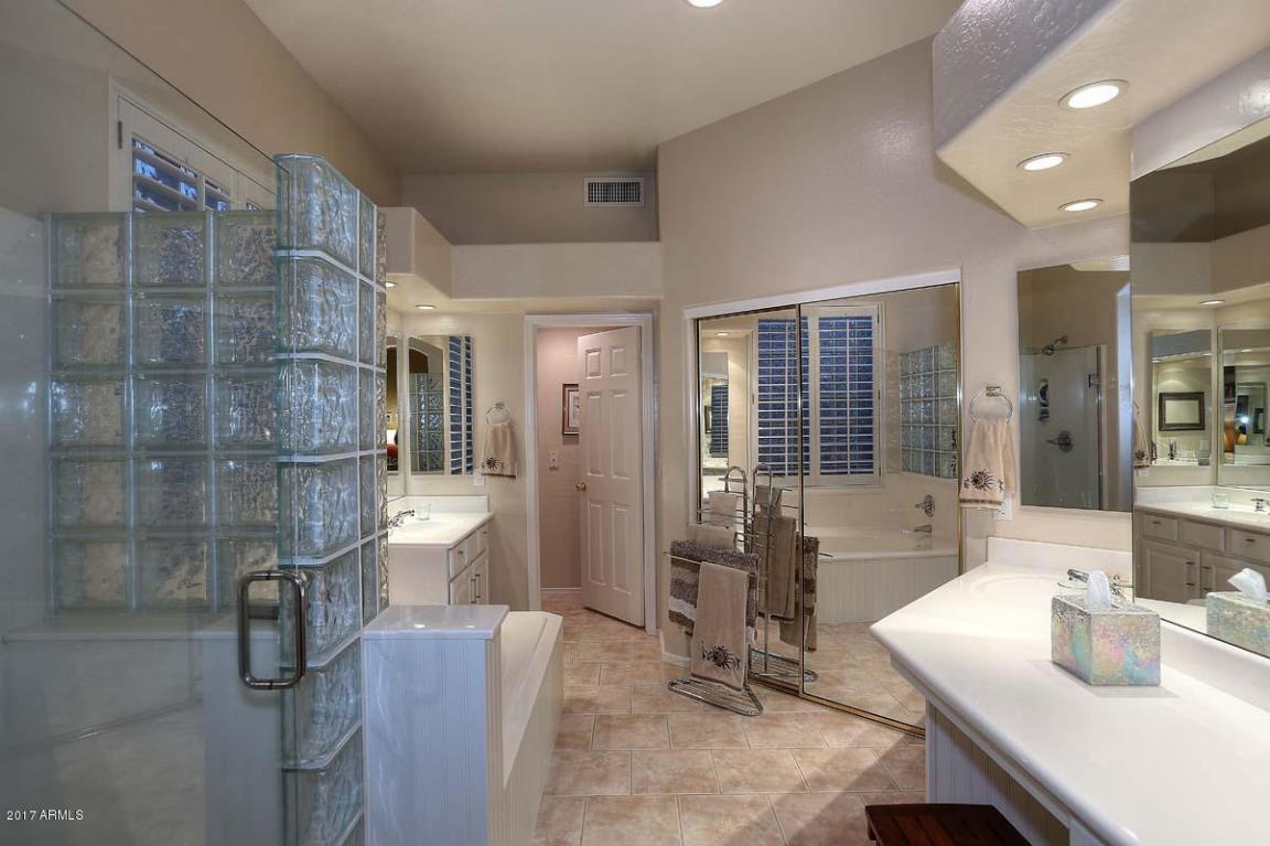 4404 E Robin Ln, Phoenix, AZ 85050 photo 16