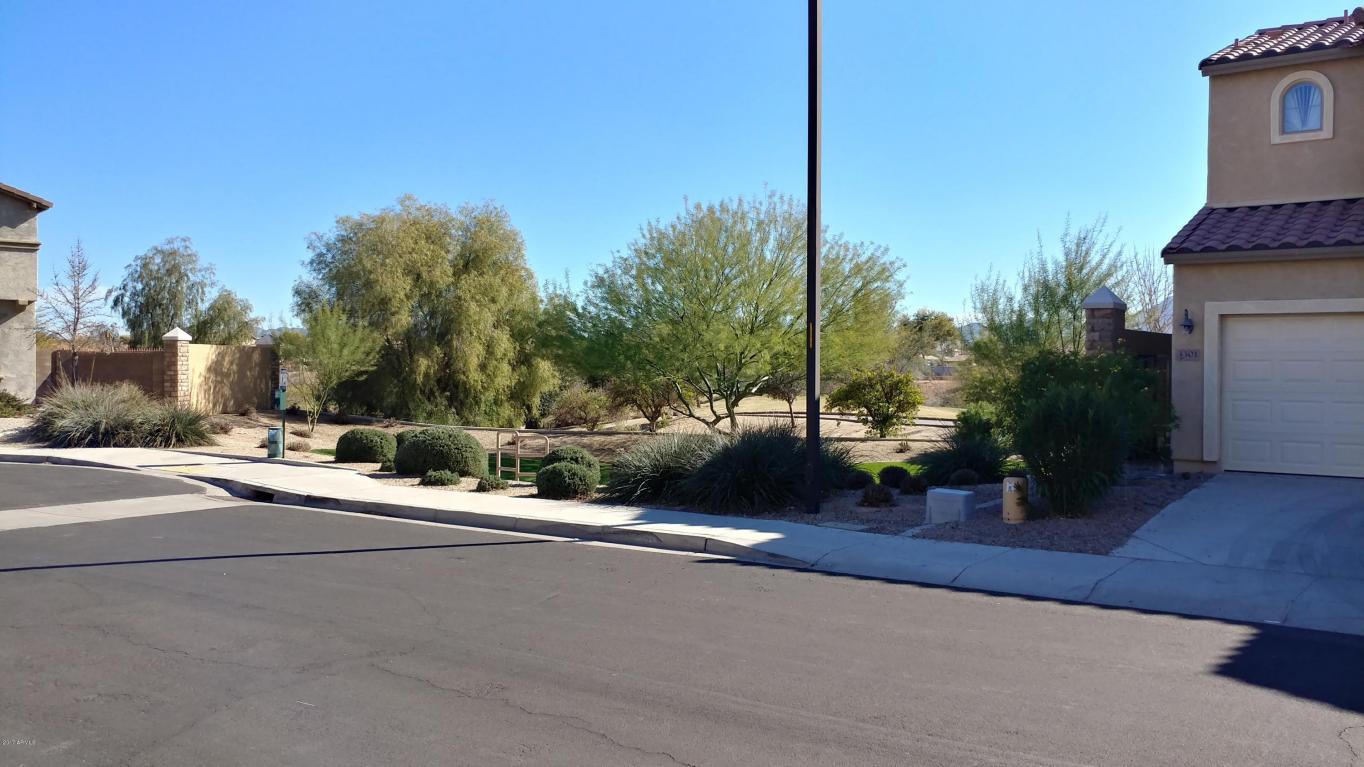 3300 E Meadowview Dr, Gilbert, AZ 85298 photo 2