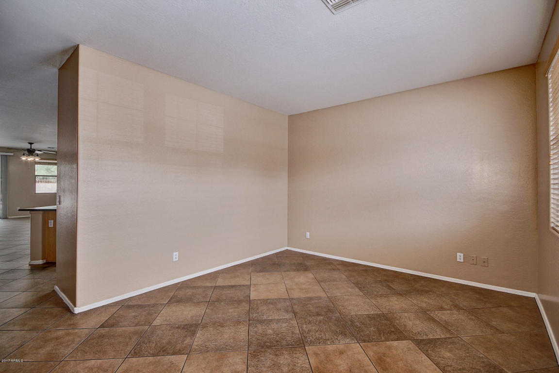 1832 E Daley Ln, Phoenix, AZ 85024 photo 4