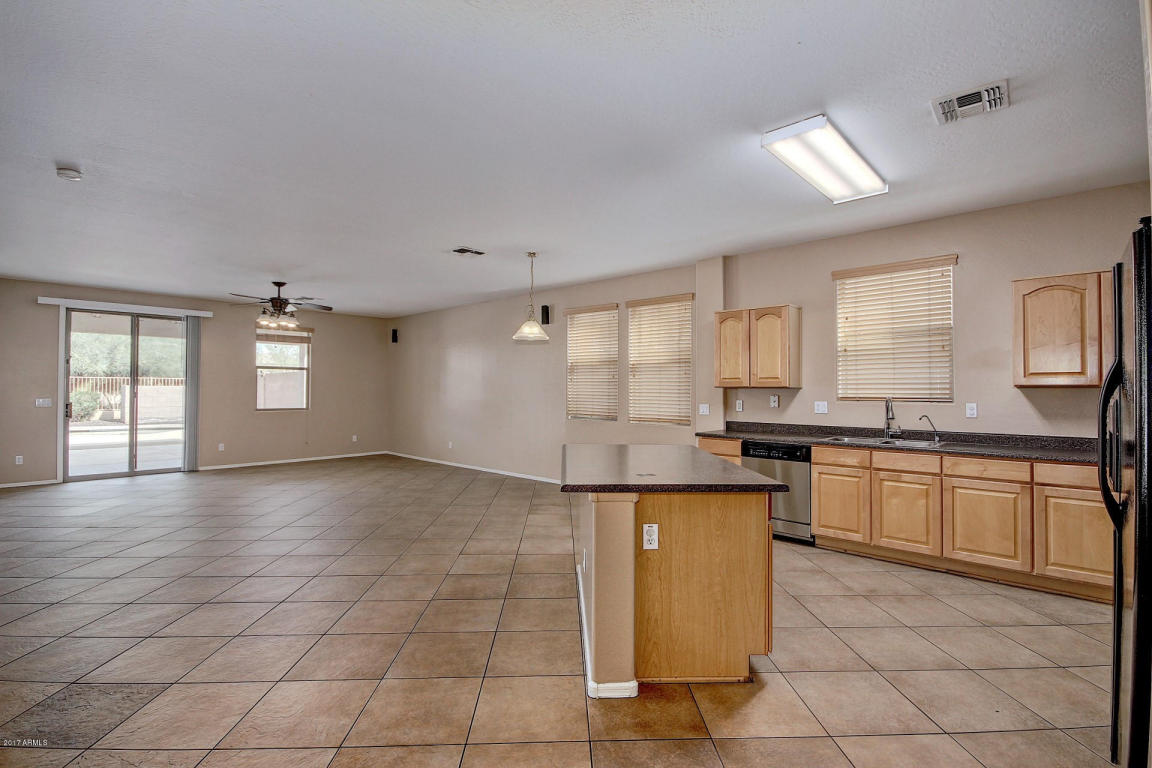 1832 E Daley Ln, Phoenix, AZ 85024 photo 5