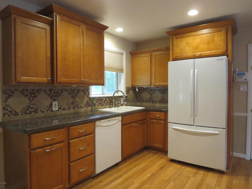 1002 E Keim Dr, Phoenix, AZ 85014 photo 2