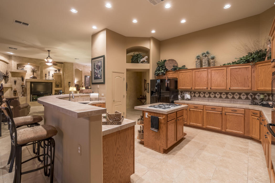 8217 E Sienna St, Mesa, AZ 85207 photo 7