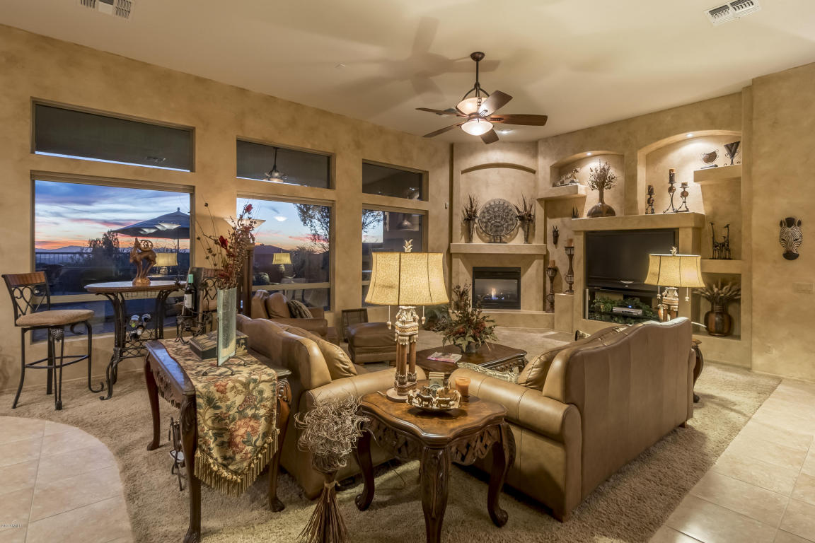 8217 E Sienna St, Mesa, AZ 85207 photo 4