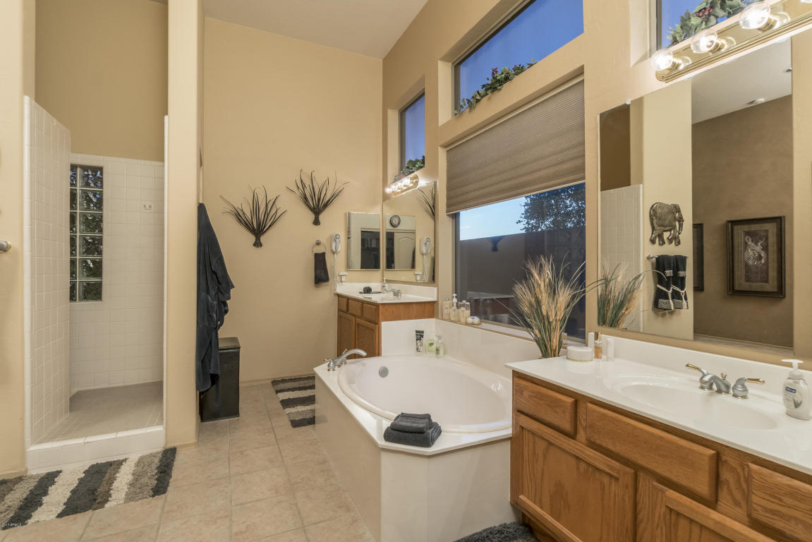 8217 E Sienna St, Mesa, AZ 85207 photo 10