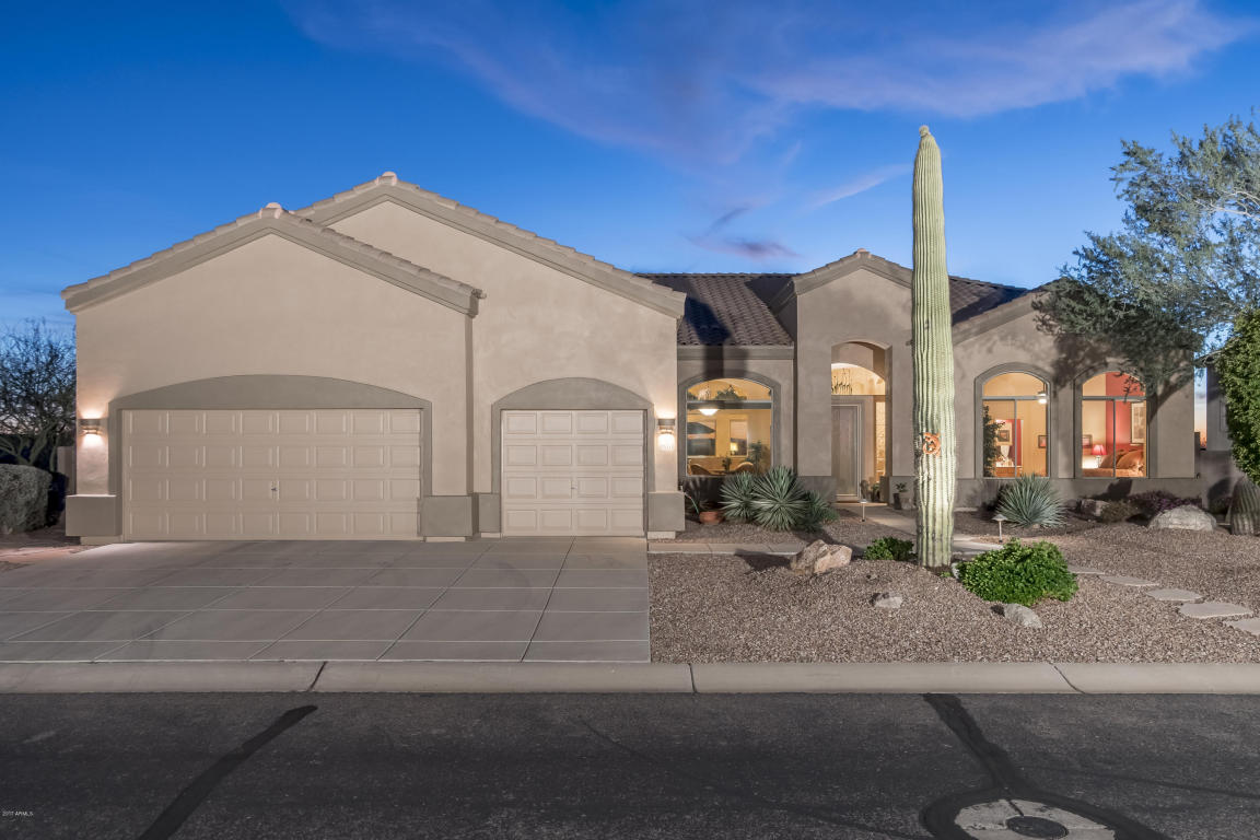 8217 E Sienna St, Mesa, AZ 85207 photo 2