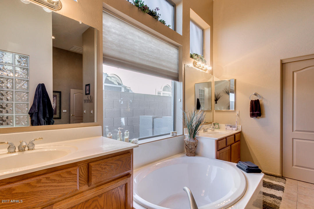 8217 E Sienna St, Mesa, AZ 85207 photo 51