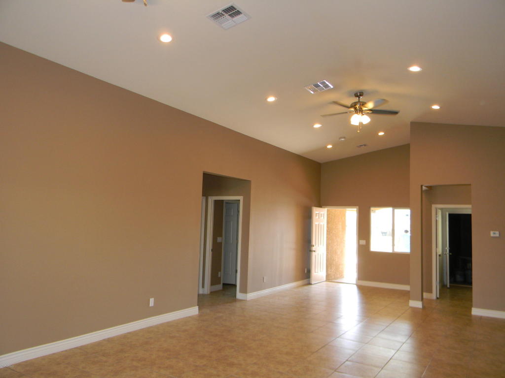 2816 E Mobile Ln, Phoenix, AZ 85040 photo 6