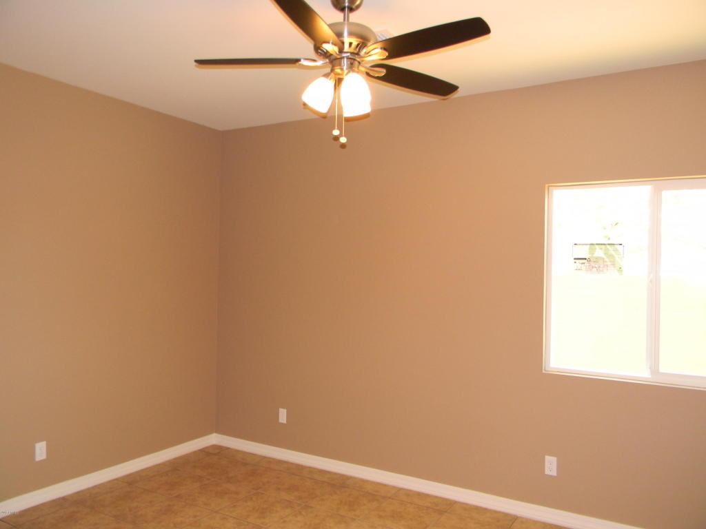 2816 E Mobile Ln, Phoenix, AZ 85040 photo 9