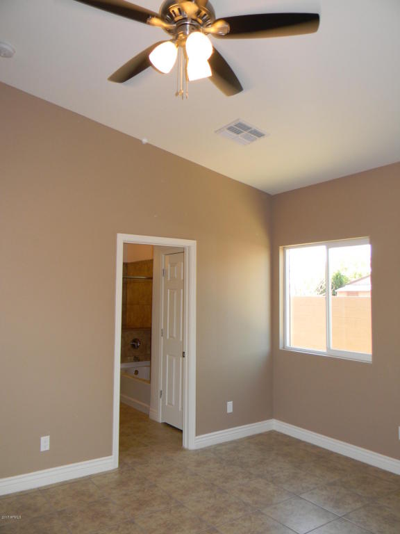 2816 E Mobile Ln, Phoenix, AZ 85040 photo 14