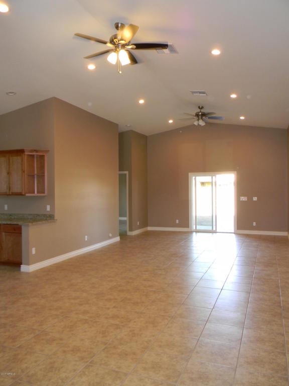 2816 E Mobile Ln, Phoenix, AZ 85040 photo 5