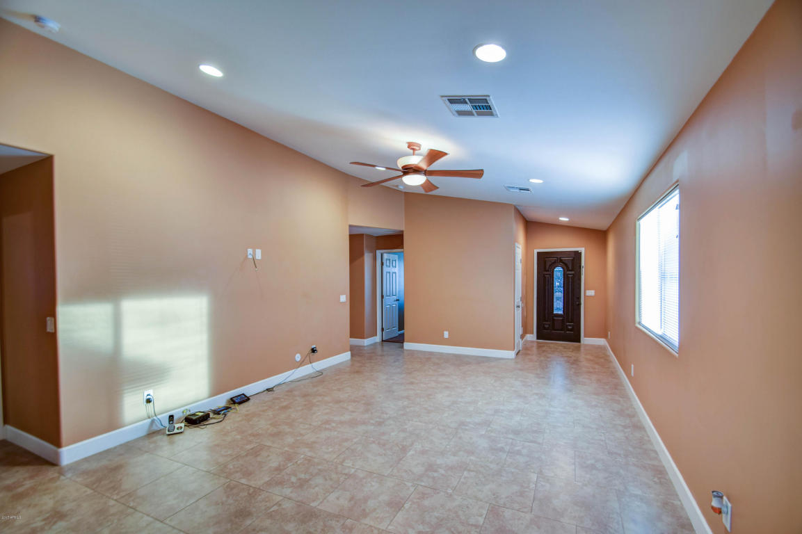 1728 Encinas Ln, Phoenix, AZ 85040 photo 4