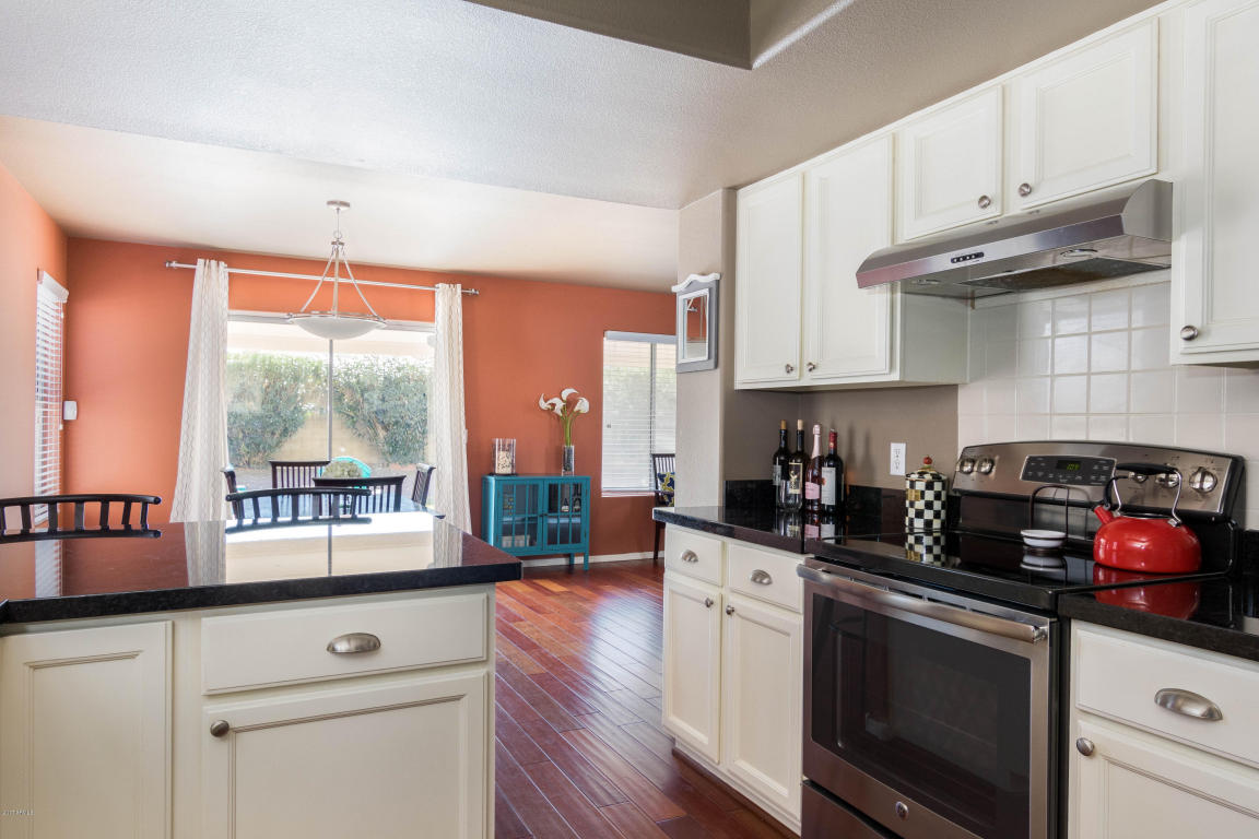 3211 E Laurel Ln, Phoenix, AZ 85028 photo 7