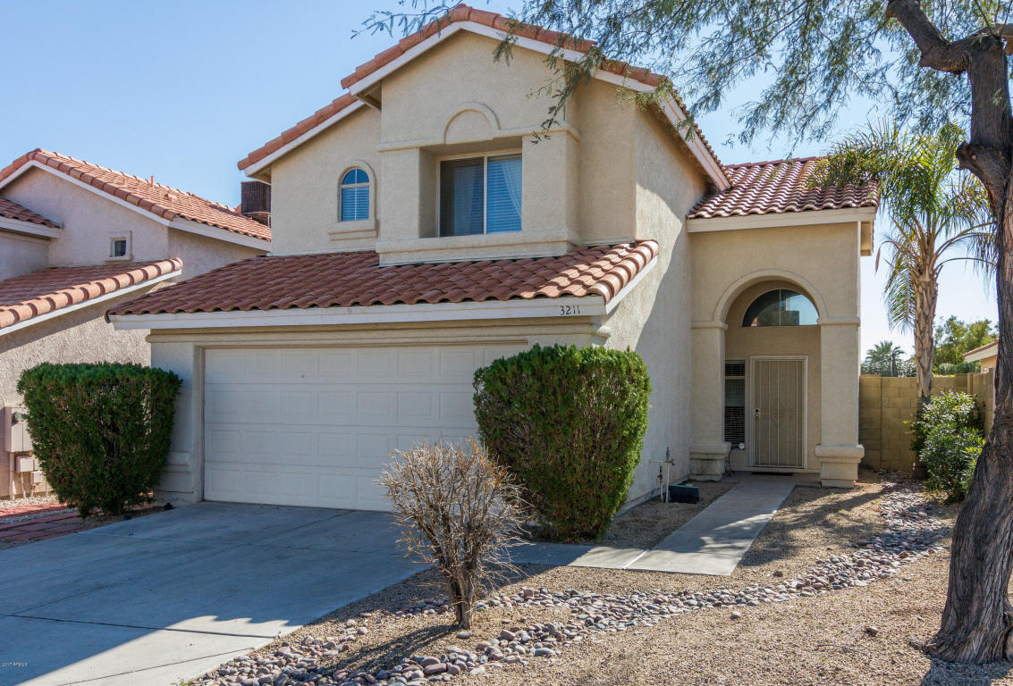 3211 E Laurel Ln, Phoenix, AZ 85028 photo 1