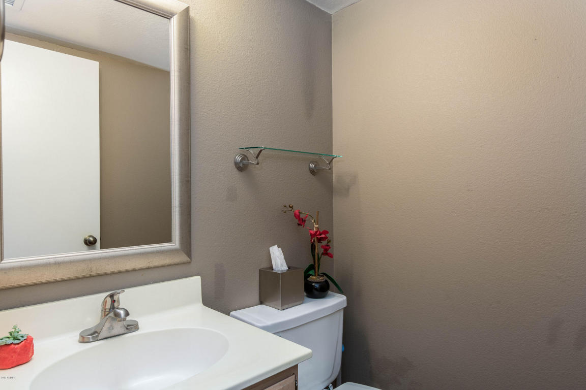 3211 E Laurel Ln, Phoenix, AZ 85028 photo 10