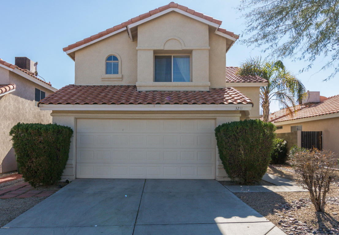 3211 E Laurel Ln, Phoenix, AZ 85028 photo 2