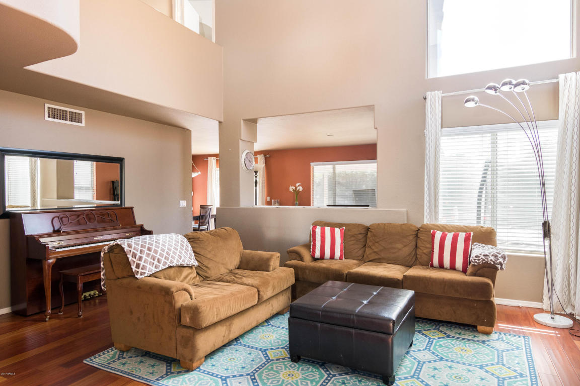 3211 E Laurel Ln, Phoenix, AZ 85028 photo 4