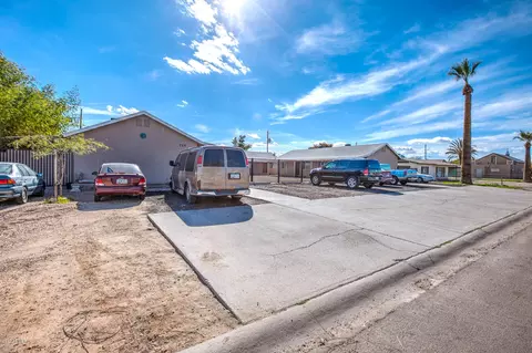 715 E Mobile Ln, Phoenix, AZ 85040 photo 4
