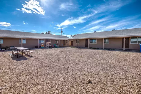 715 E Mobile Ln, Phoenix, AZ 85040 photo 1