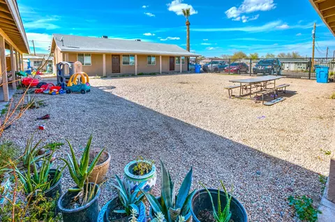 715 E Mobile Ln, Phoenix, AZ 85040 photo 2