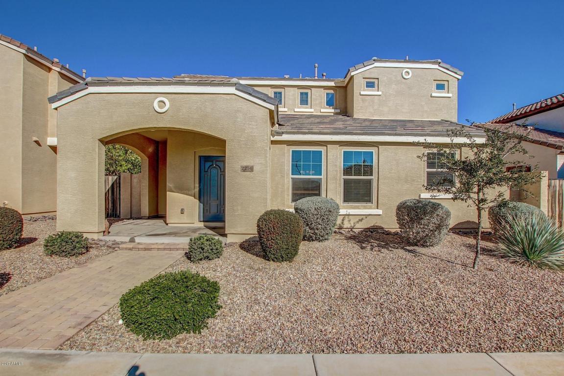 2256 S Buckaroo Trl, Gilbert, AZ 85295 photo 1