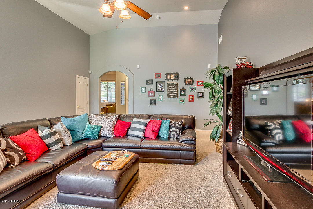 2935 S Palm St, Gilbert, AZ 85295 photo 7