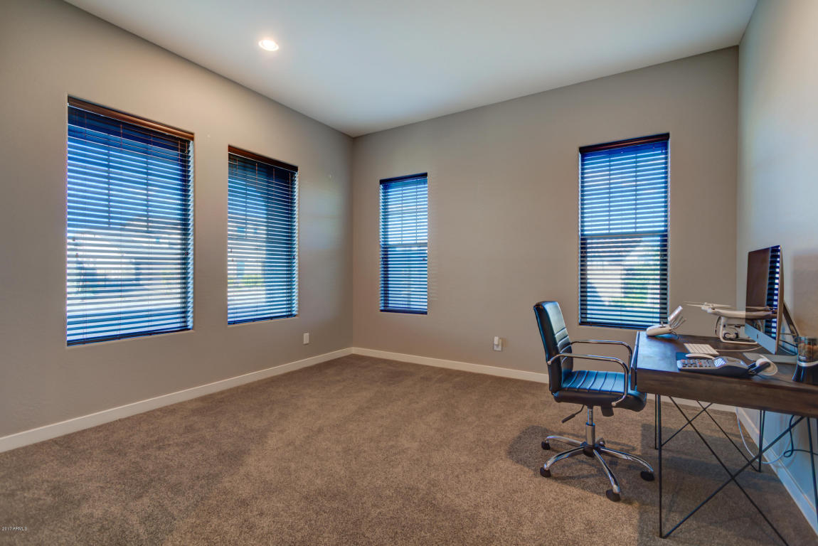 1005 E Hampton Ln, Gilbert, AZ 85295 photo 8