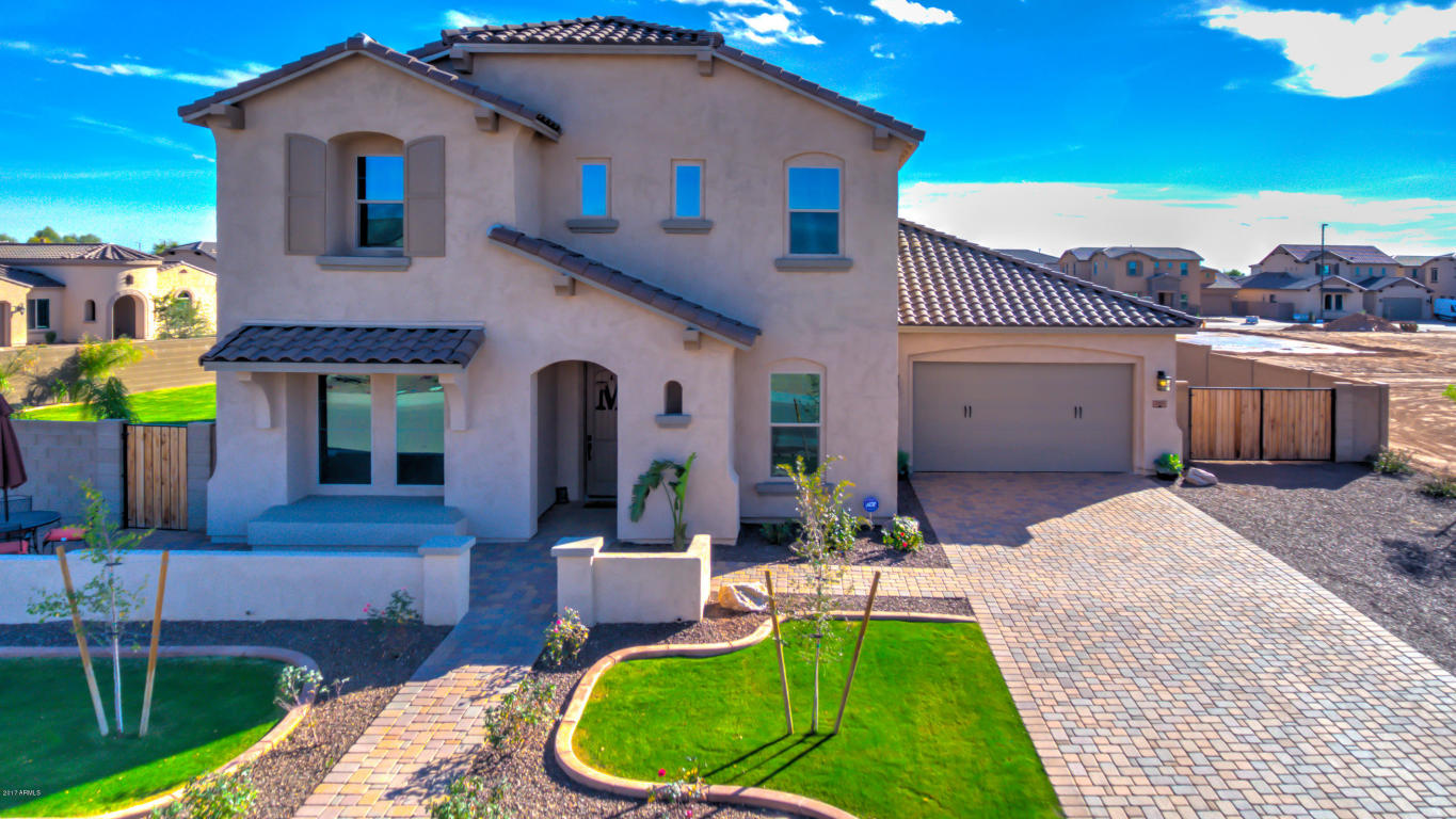 1005 E Hampton Ln, Gilbert, AZ 85295 photo 2