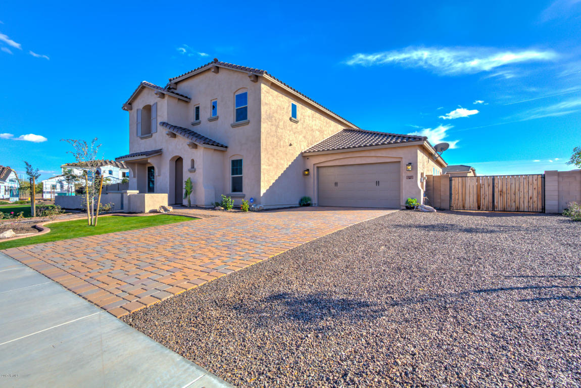 1005 E Hampton Ln, Gilbert, AZ 85295 photo 4