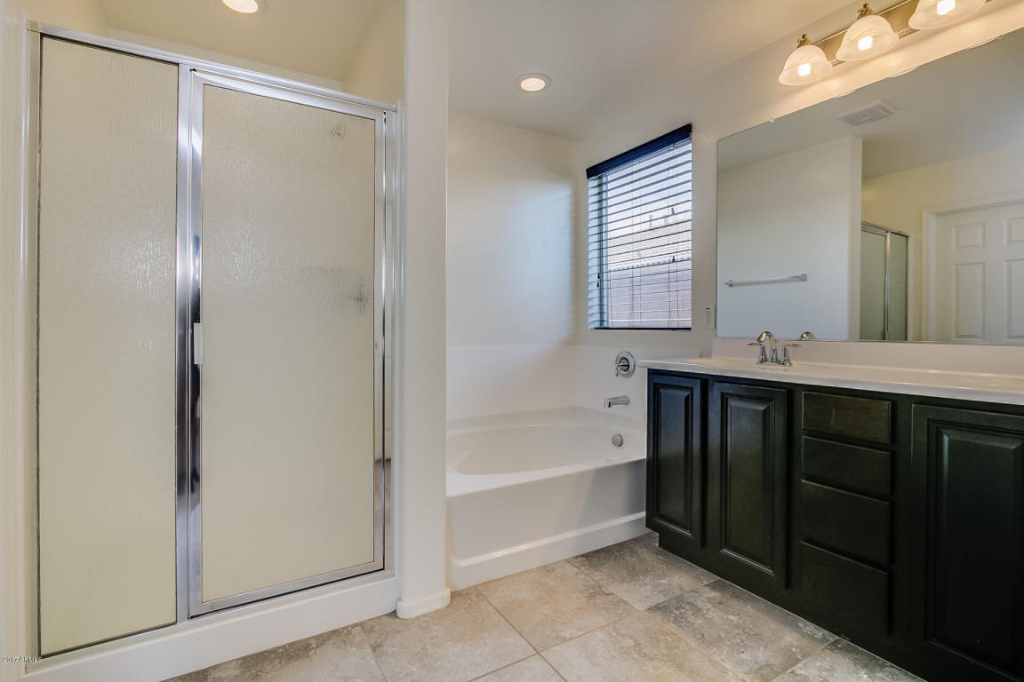 2026 E Lindrick Dr, Gilbert, AZ 85298 photo 9