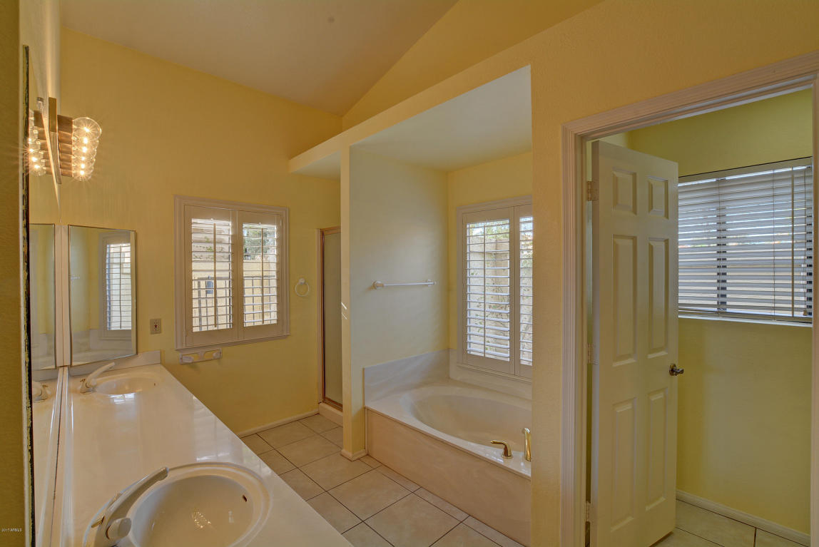 21 E Dawn Dr, Tempe, AZ 85284 photo 9