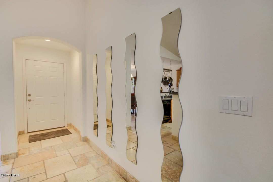 2506 S 66th Dr, Phoenix, AZ 85043 photo 3