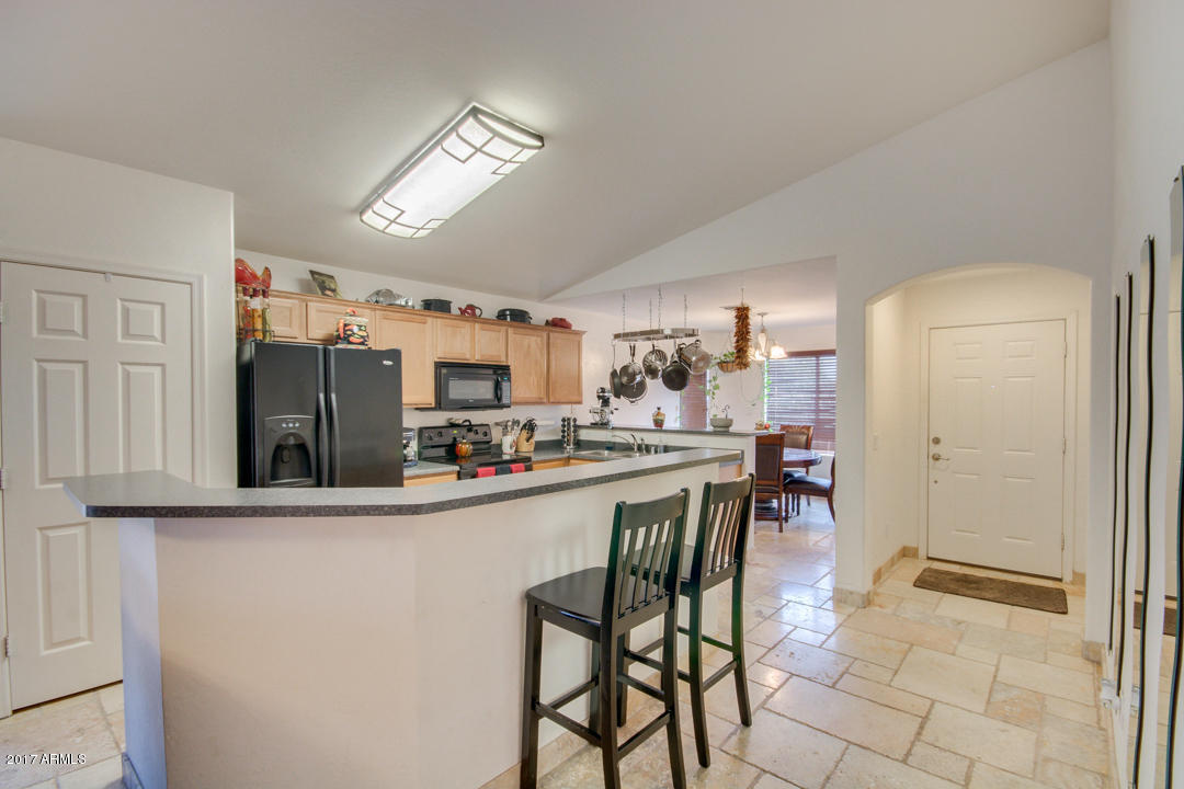 2506 S 66th Dr, Phoenix, AZ 85043 photo 5