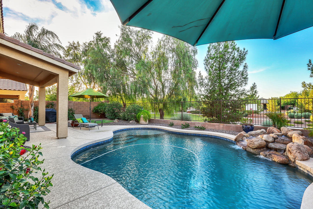 1440 E Clark Dr, Gilbert, AZ 85297 photo 1