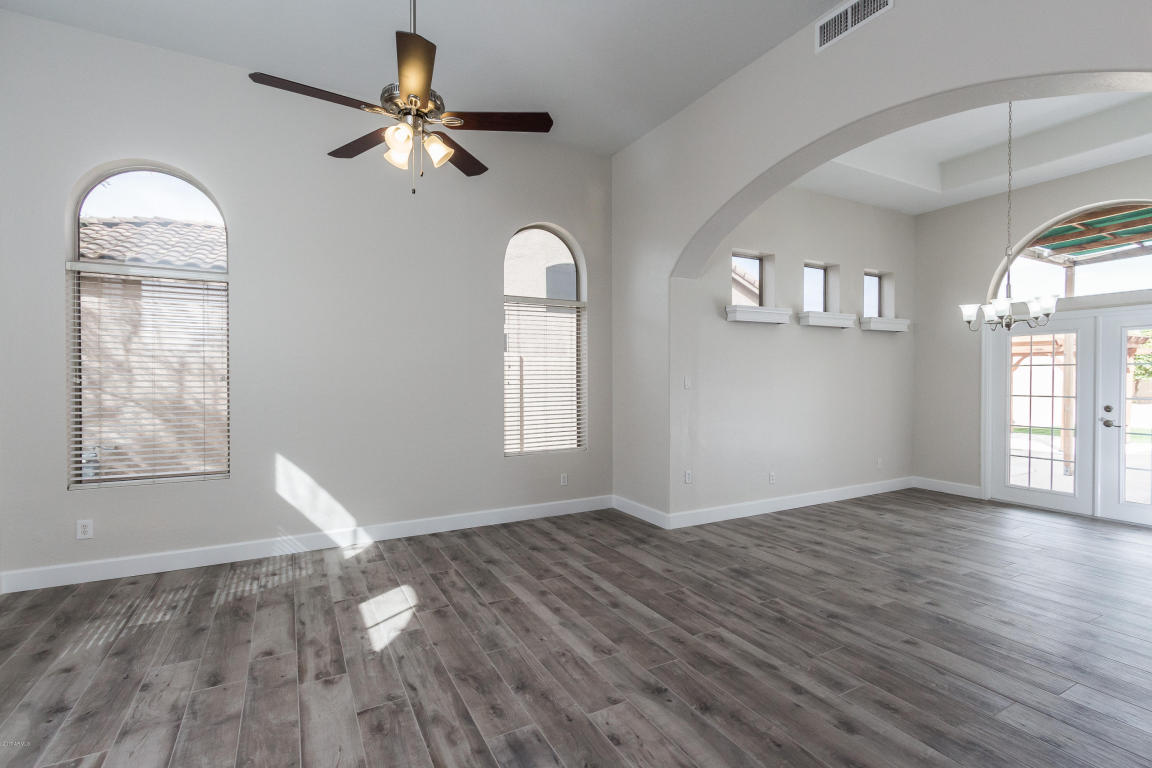 4712 E Williams Dr, Phoenix, AZ 85050 photo 3