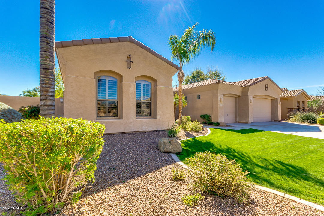 4501 E Cavalry Dr, Gilbert, AZ 85297 photo 2