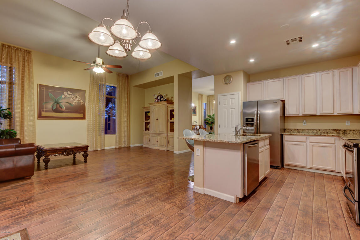 1655 E Washington Ct, Gilbert, AZ 85234 photo 4