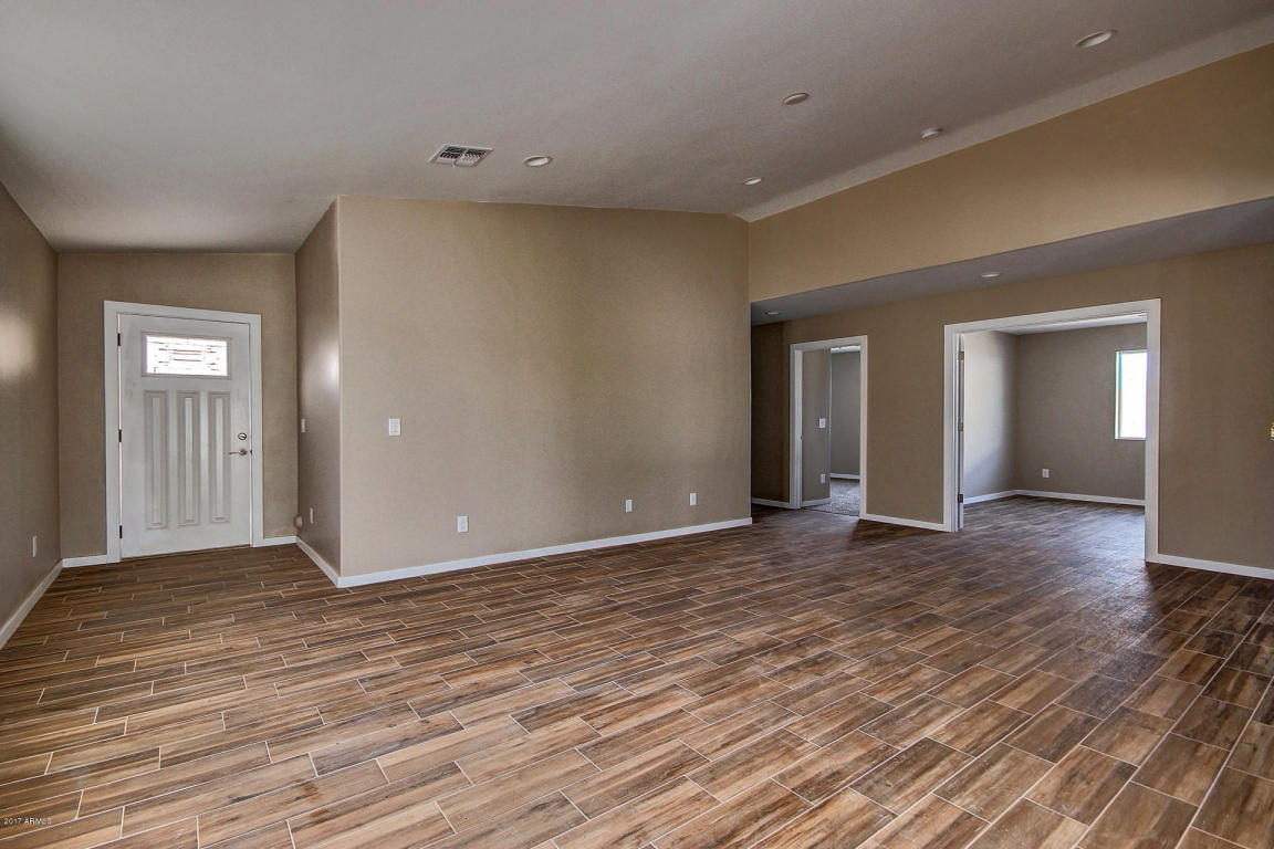 2540 E Pueblo Ave, Phoenix, AZ 85040 photo 3