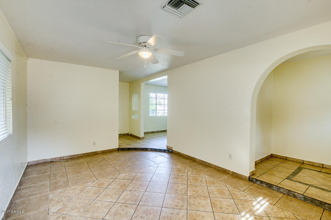 1124 E Orchid Ln, Phoenix, AZ 85020 photo 3