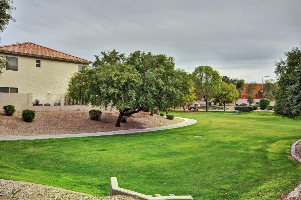 573 E Maria Ln, Tempe, AZ 85284 photo 4