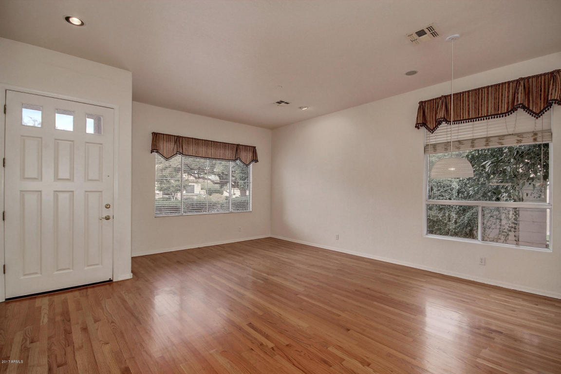 573 E Maria Ln, Tempe, AZ 85284 photo 6
