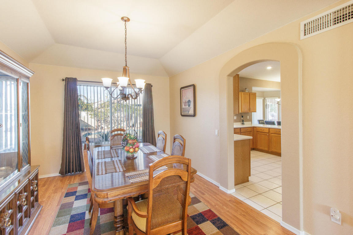 736 N Pebble St, Gilbert, AZ 85234 photo 5