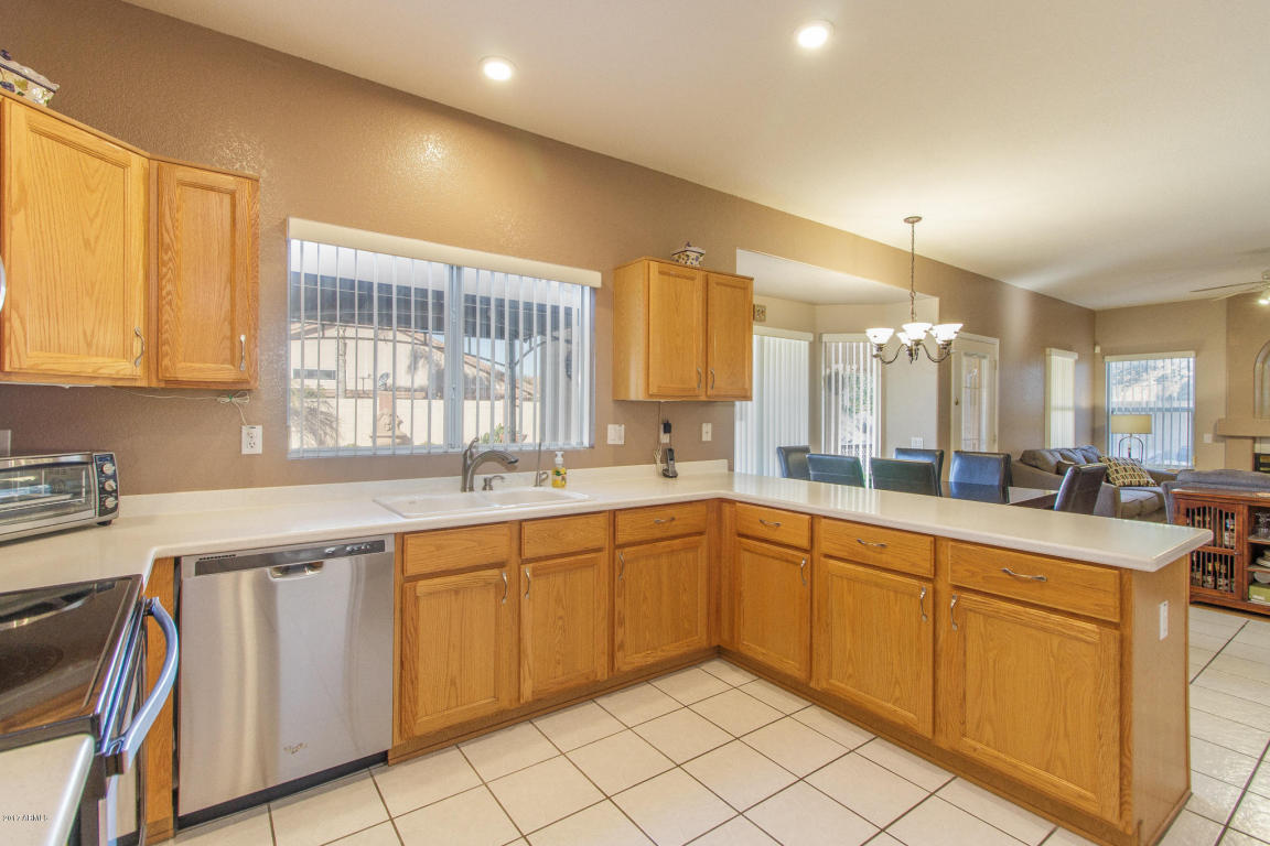 736 N Pebble St, Gilbert, AZ 85234 photo 6