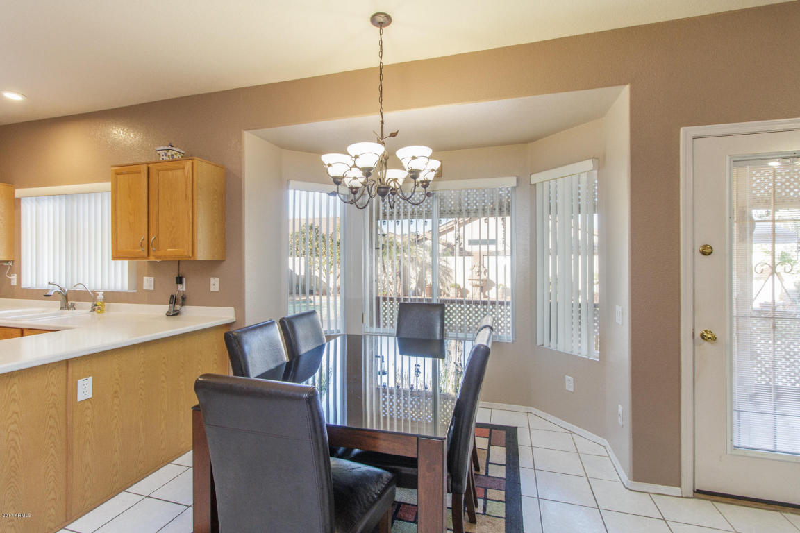 736 N Pebble St, Gilbert, AZ 85234 photo 9