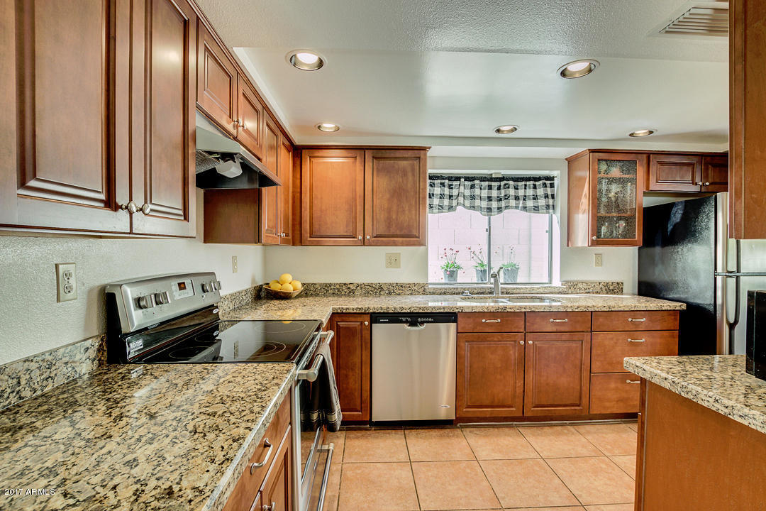 4714 E Winston Dr, Phoenix, AZ 85044 photo 9