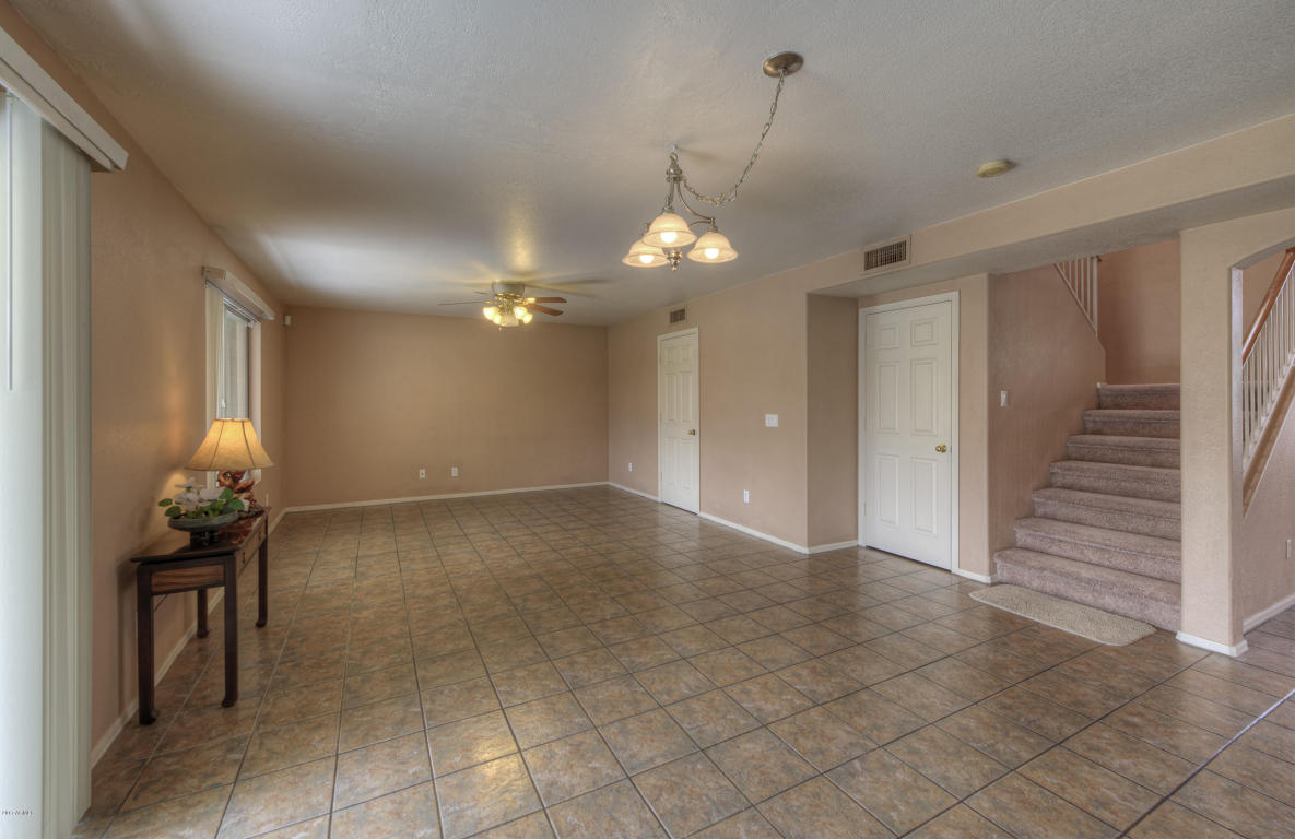 2817 E Hononegh Dr, Phoenix, AZ 85050 photo 8